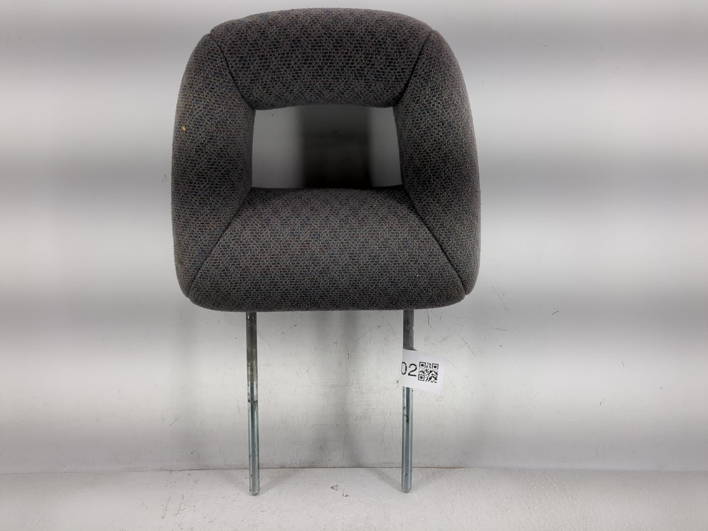 1999-2004 Chevrolet Tracker Headrest Head Rest Front Driver Passenger Seat Fits Fits 1999 2000 2001 2002 2003 2004 OEM Used 