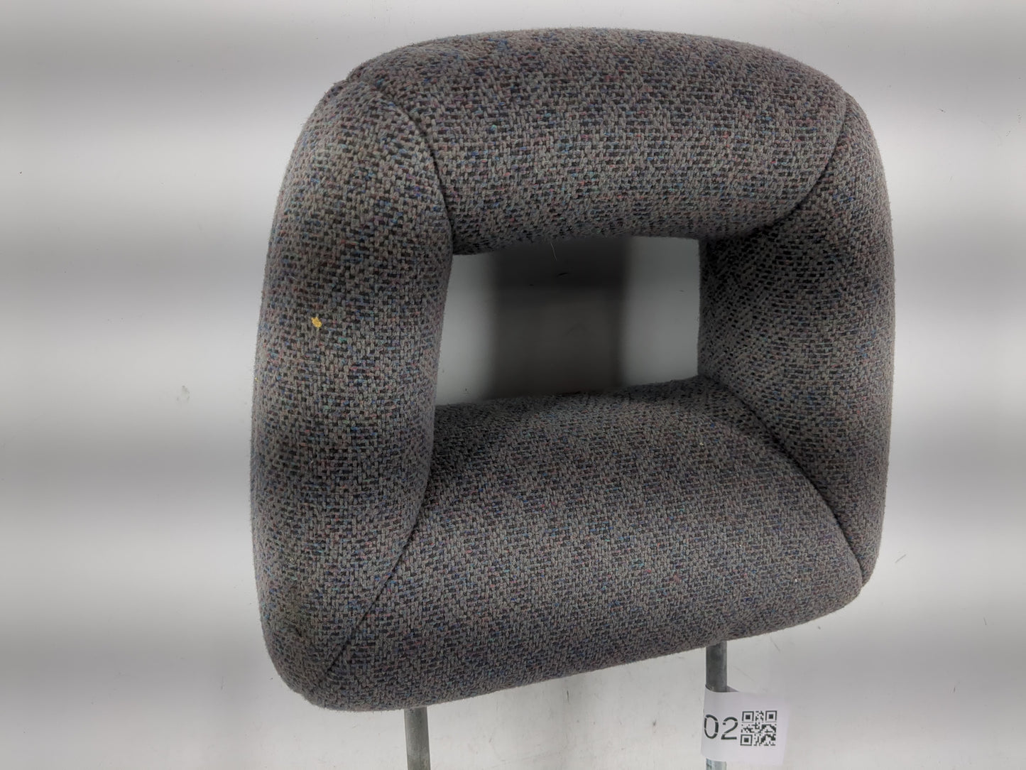 1999-2004 Chevrolet Tracker Headrest Head Rest Front Driver Passenger Seat Fits Fits 1999 2000 2001 2002 2003 2004 OEM Used 