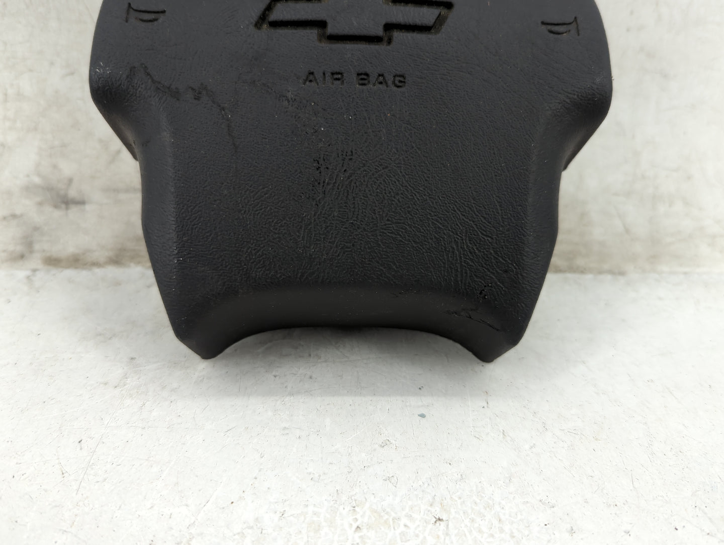 2002 Chevrolet Trailblazer Air Bag Driver Left Steering Wheel Mounted - Oemusedautoparts1.com
