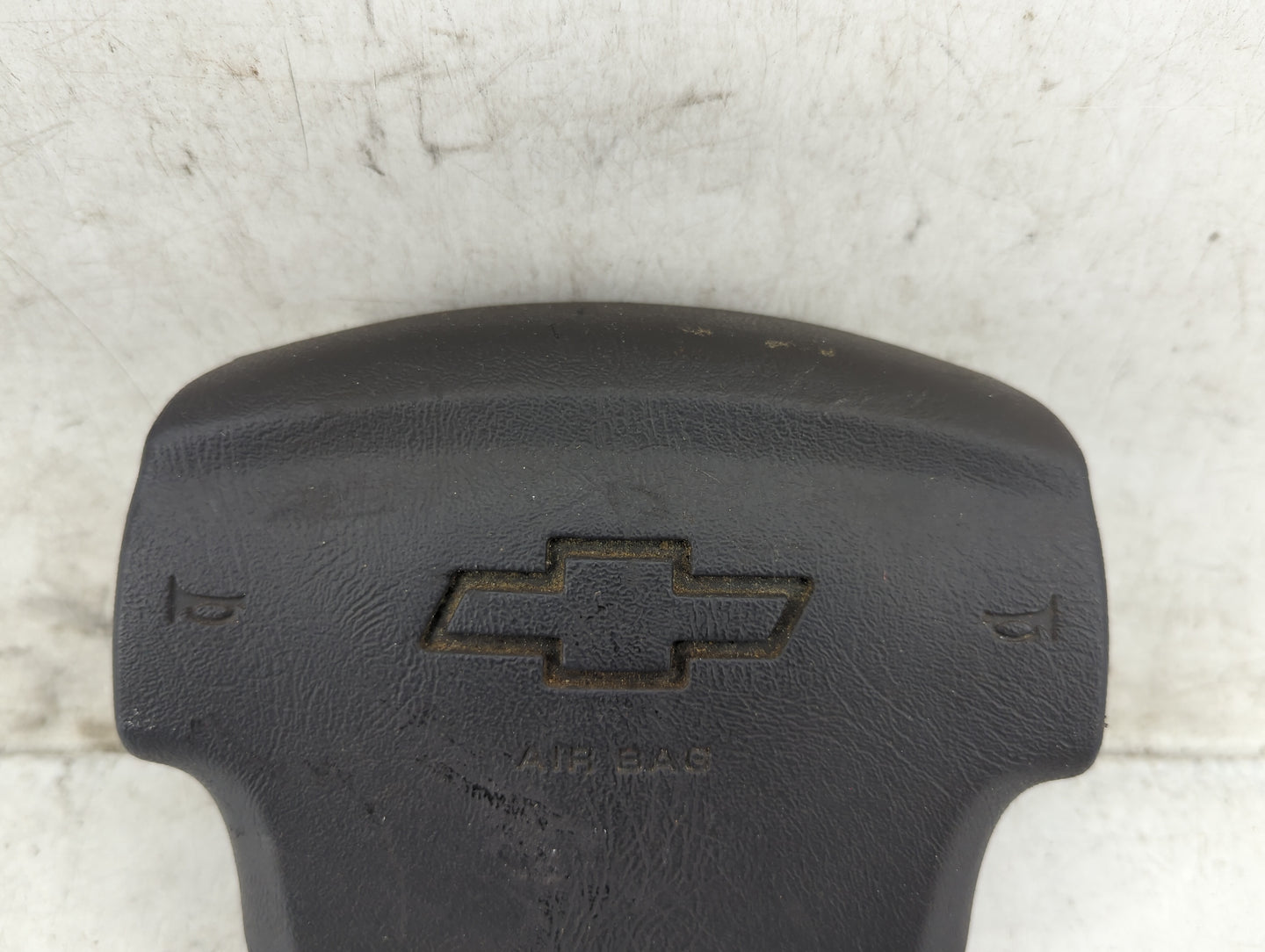2002 Chevrolet Trailblazer Air Bag Driver Left Steering Wheel Mounted - Oemusedautoparts1.com