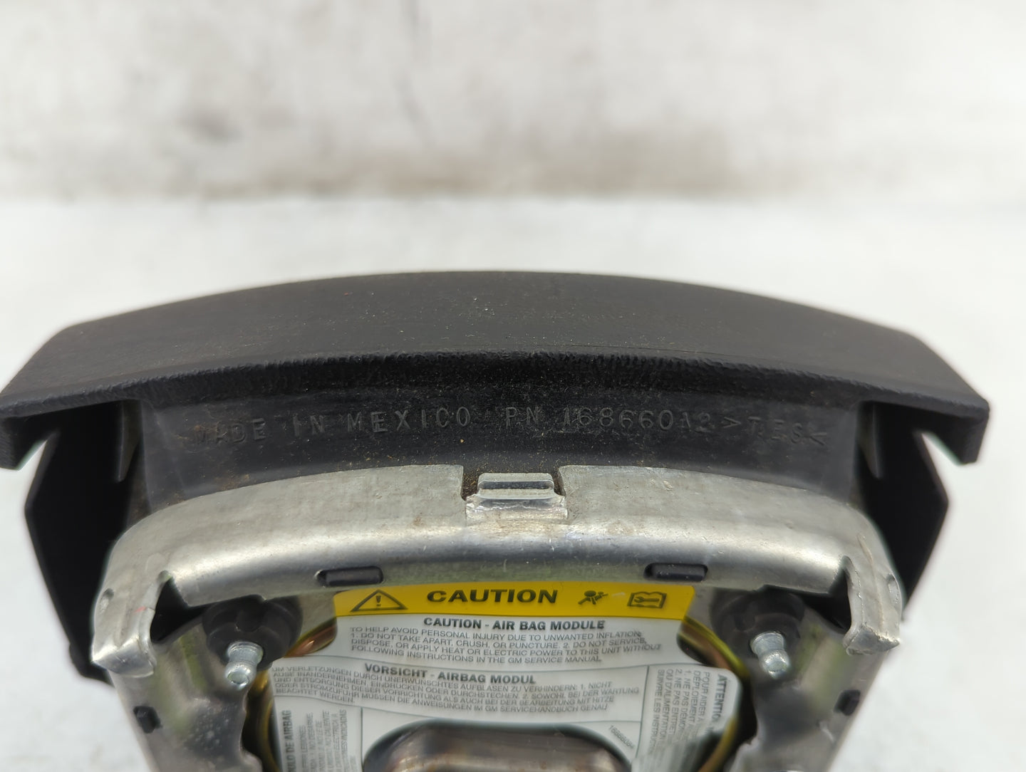 2002 Chevrolet Trailblazer Air Bag Driver Left Steering Wheel Mounted - Oemusedautoparts1.com