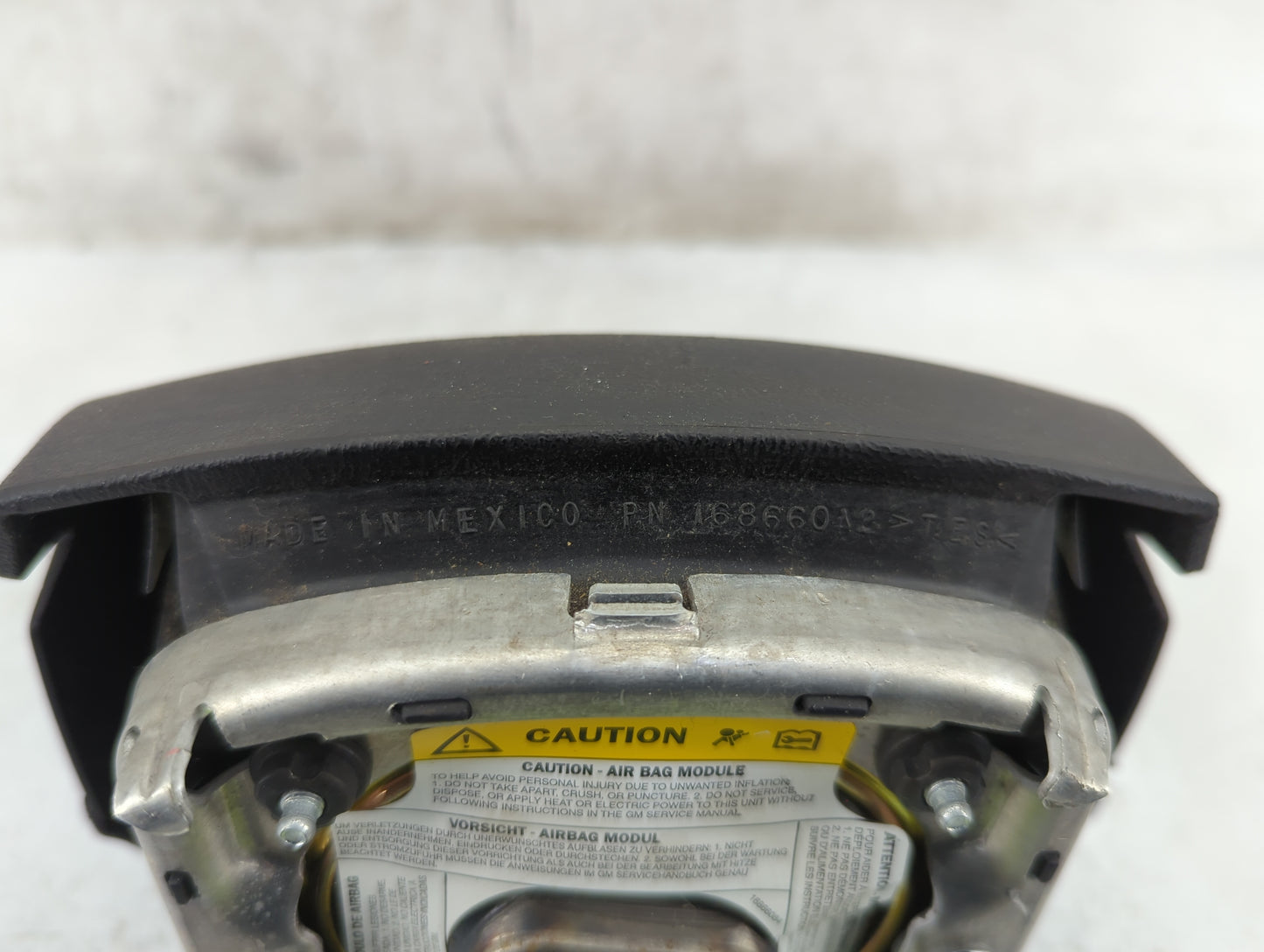 2002 Chevrolet Trailblazer Air Bag Driver Left Steering Wheel Mounted - Oemusedautoparts1.com