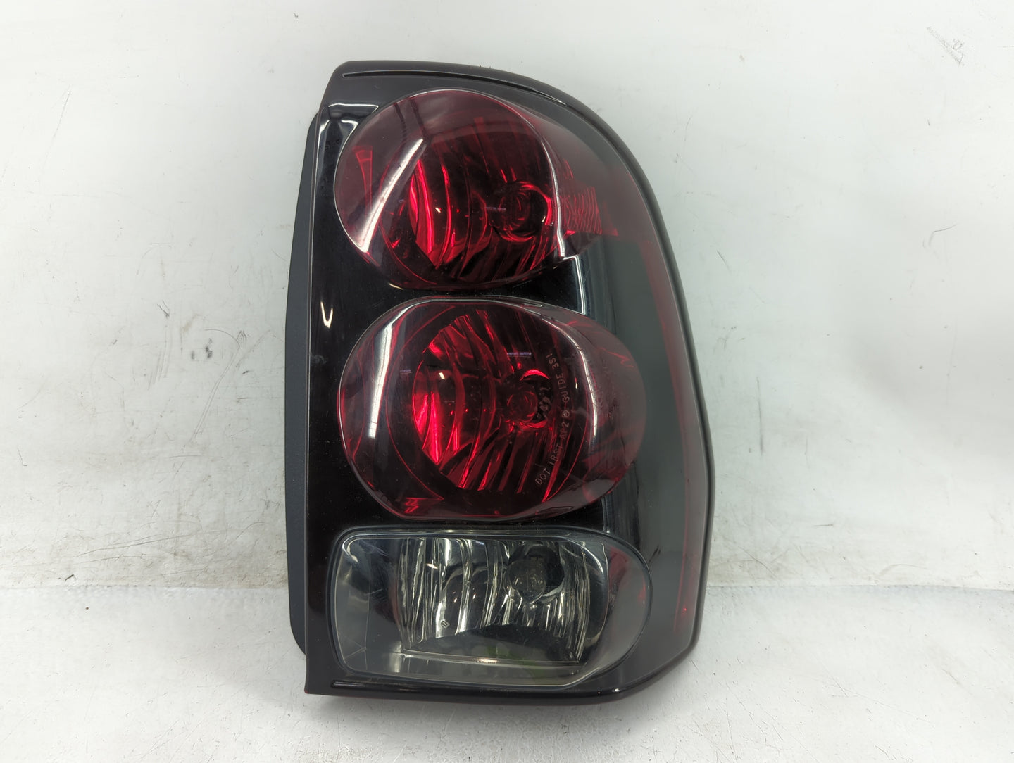 2002-2009 Chevrolet Trailblazer Tail Light Assembly Passenger Right OEM Fits Fits 2002 2003 2004 2005 2006 2007 2008 2009 OE