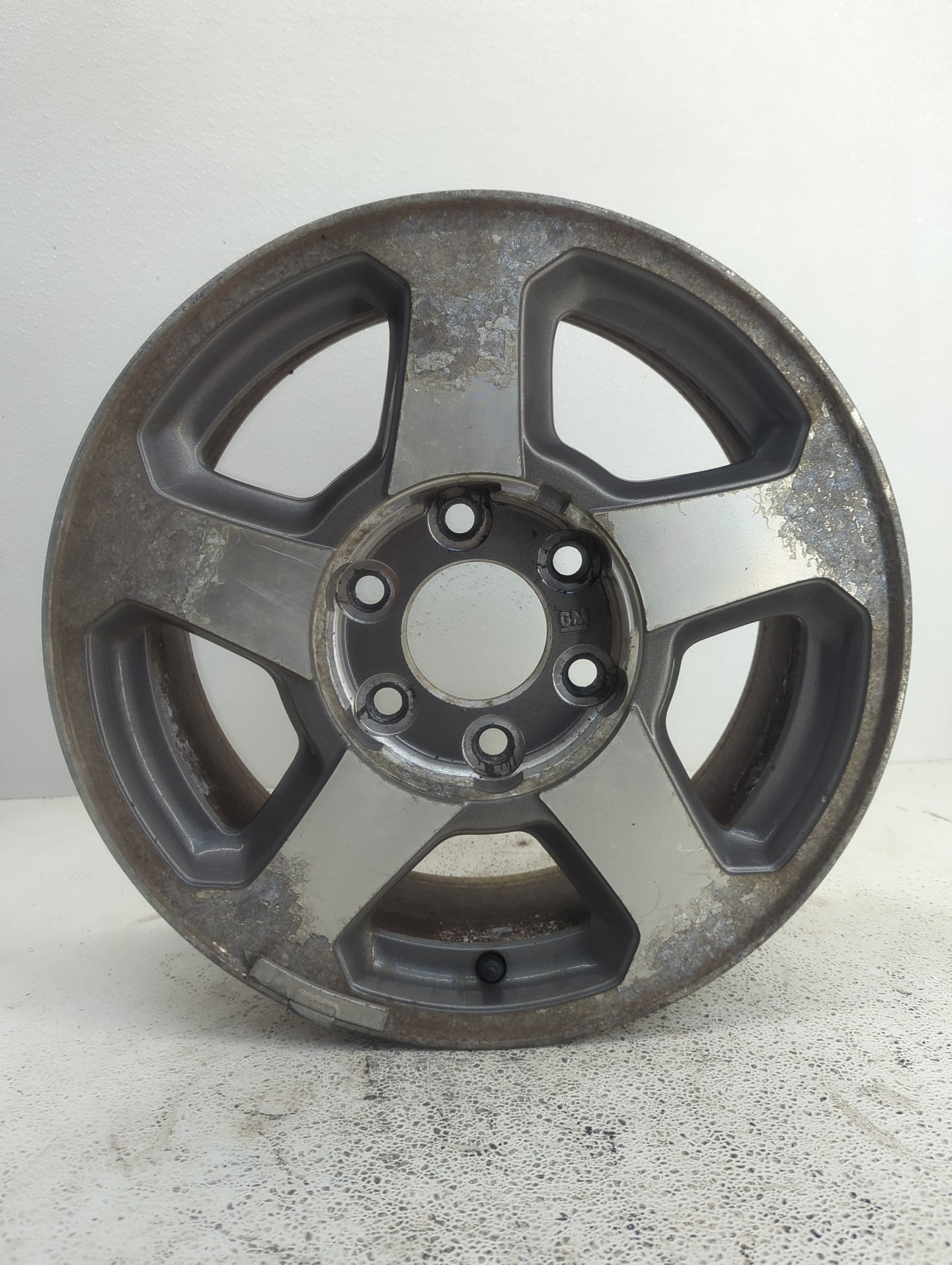 2002-2006 Chevrolet Trailblazer Oem Wheel Rim 1093684 - Oemusedautoparts1.com
