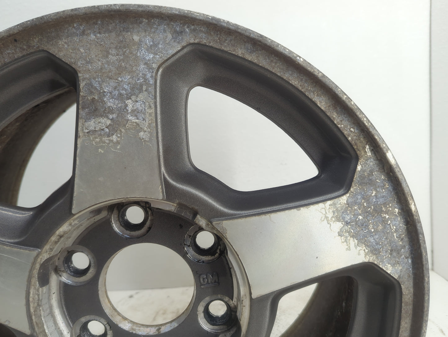 2002-2006 Chevrolet Trailblazer Oem Wheel Rim 1093684 - Oemusedautoparts1.com
