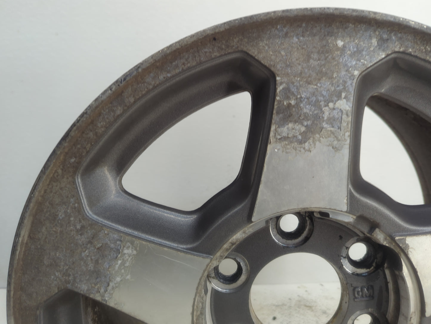 2002-2006 Chevrolet Trailblazer Oem Wheel Rim 1093684 - Oemusedautoparts1.com