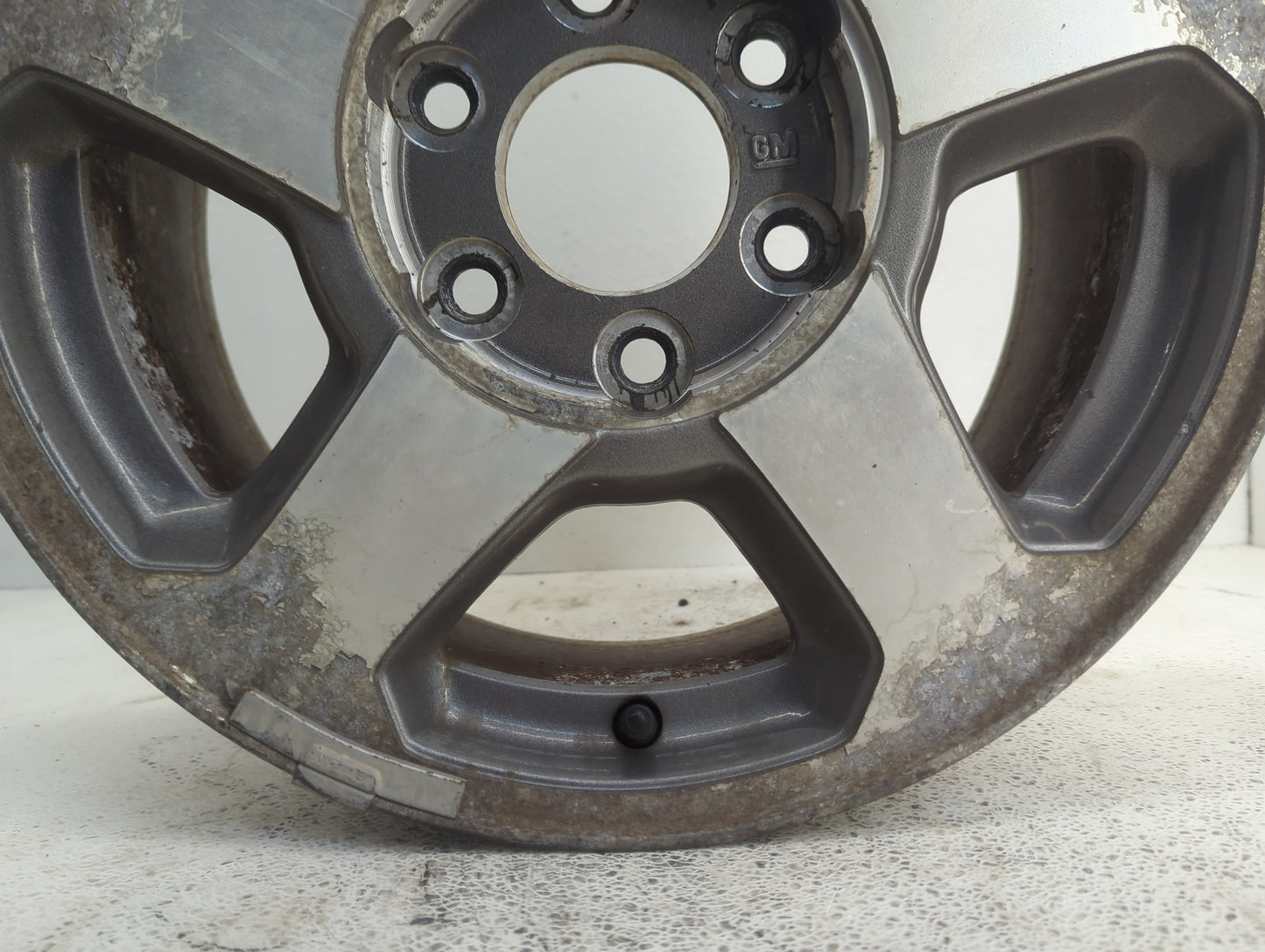 2002-2006 Chevrolet Trailblazer Oem Wheel Rim 1093684 - Oemusedautoparts1.com