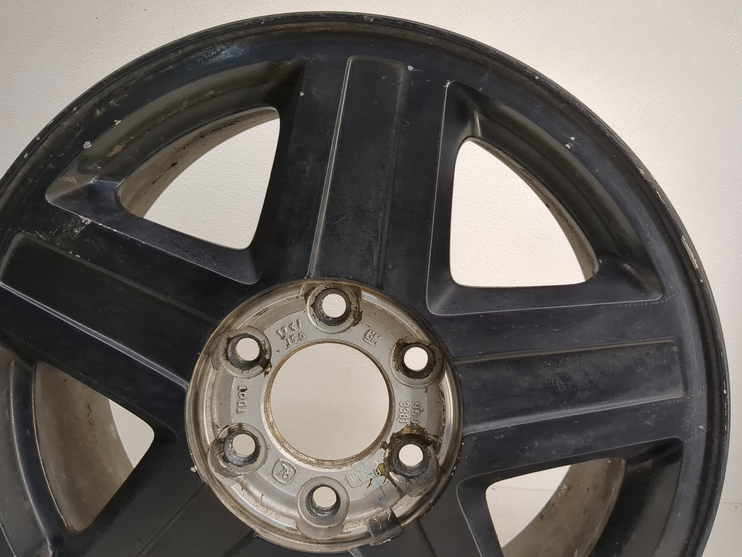 2002-2003 Chevrolet Trailblazer Oem Wheel Rim Black 1229537 - Oemusedautoparts1.com