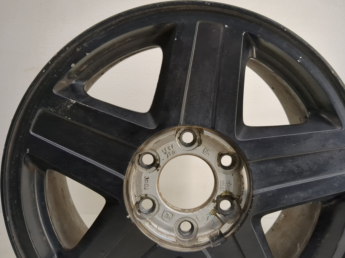 2002-2003 Chevrolet Trailblazer Oem Wheel Rim Black 1229537 - Oemusedautoparts1.com