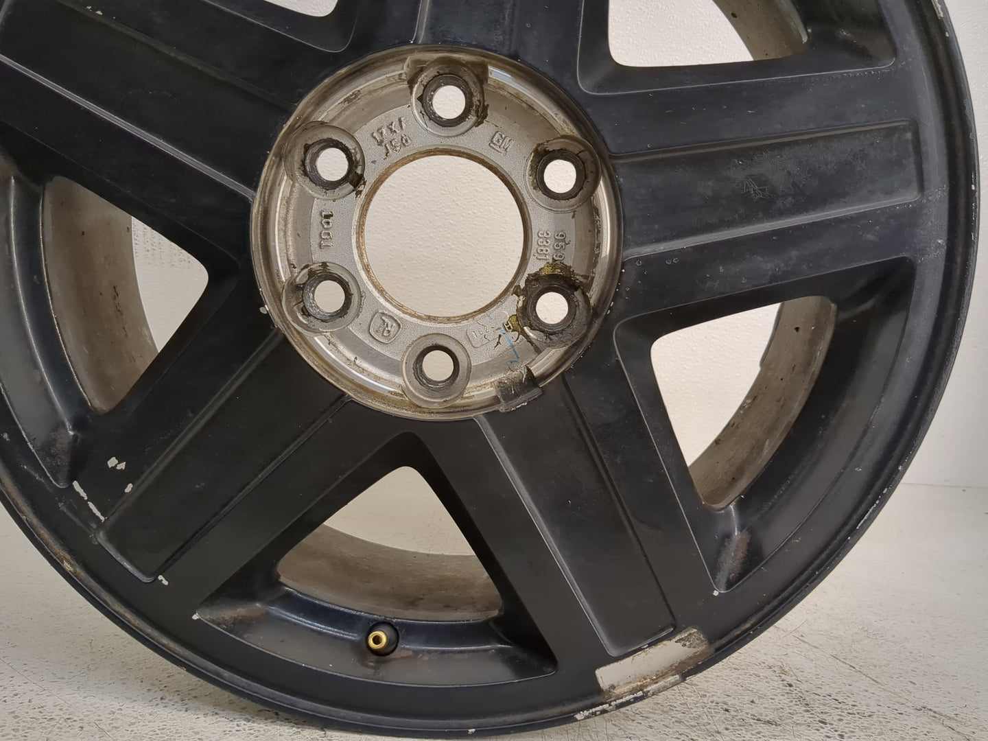 2002-2003 Chevrolet Trailblazer Oem Wheel Rim Black 1229537 - Oemusedautoparts1.com