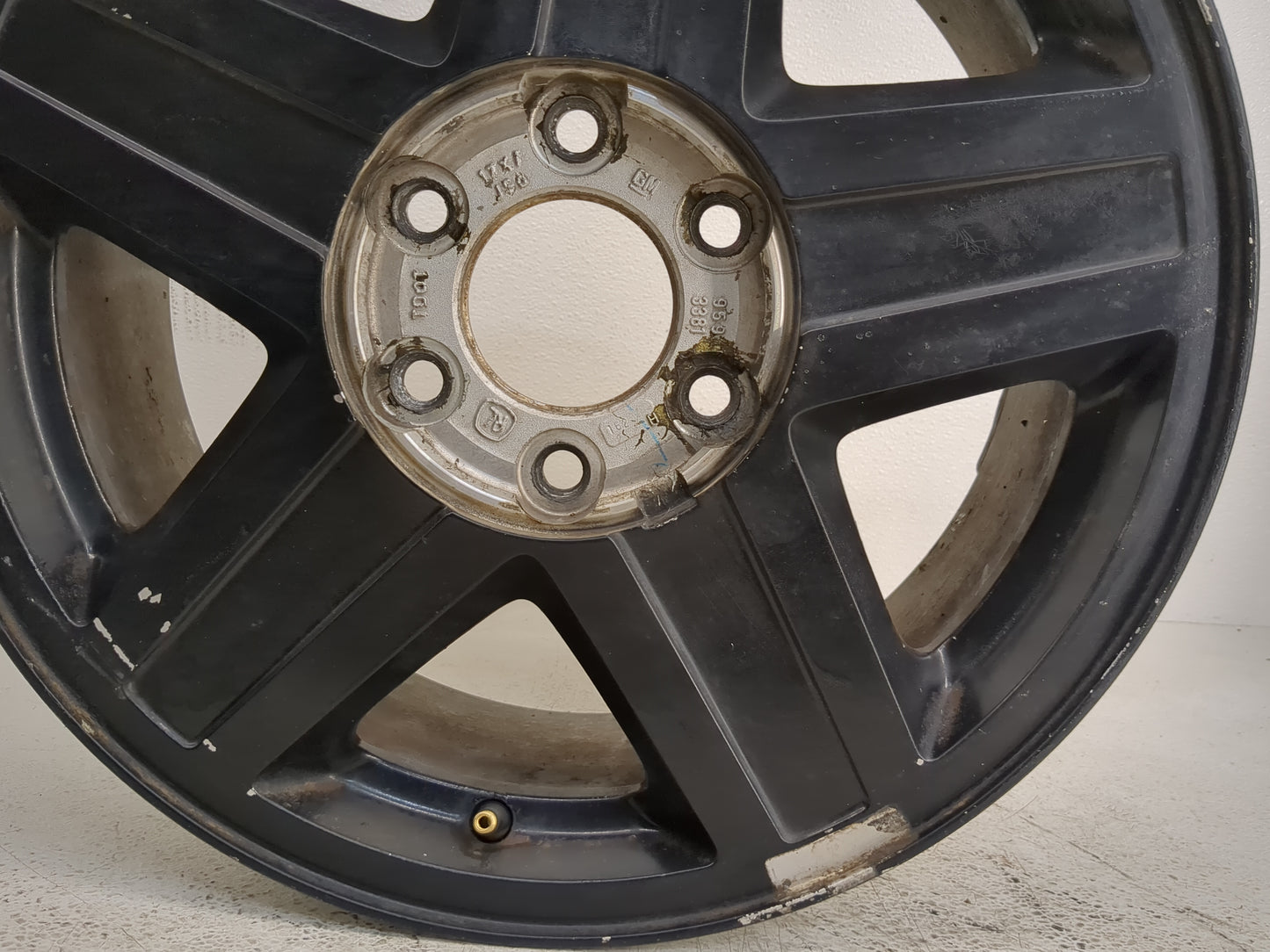 2002-2003 Chevrolet Trailblazer Oem Wheel Rim Black 1229537 - Oemusedautoparts1.com