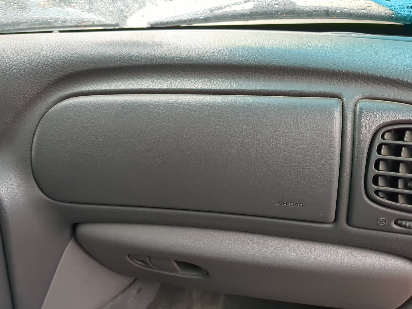2002-2004 Chevrolet Trailblazer Air Bag Passenger Right Dashboard OEM Fits Fits 2002 2003 2004 OEM Used Auto Parts - Oemused