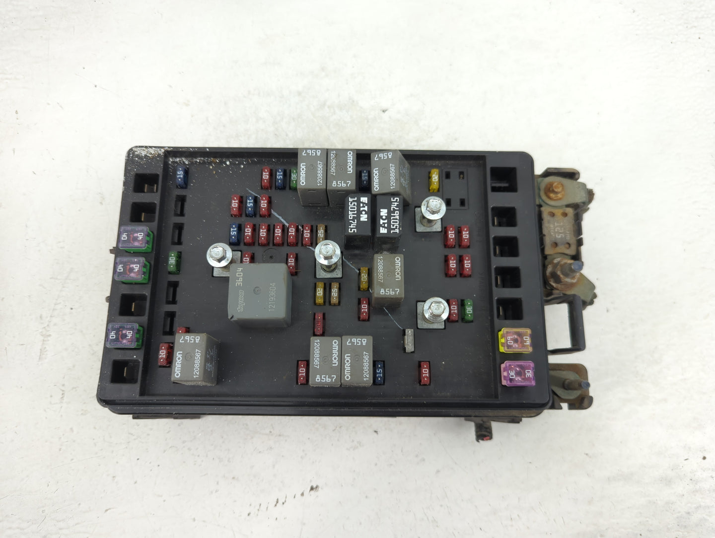 2002-2003 Chevrolet Trailblazer Fusebox Fuse Box Panel Relay Module Fits Fits 2002 2003 OEM Used Auto Parts - Oemusedautopar