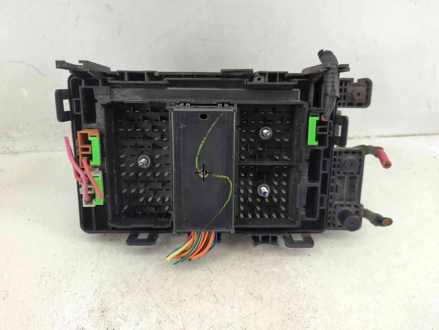 2002-2003 Chevrolet Trailblazer Fusebox Fuse Box Panel Relay Module Fits Fits 2002 2003 OEM Used Auto Parts - Oemusedautopar