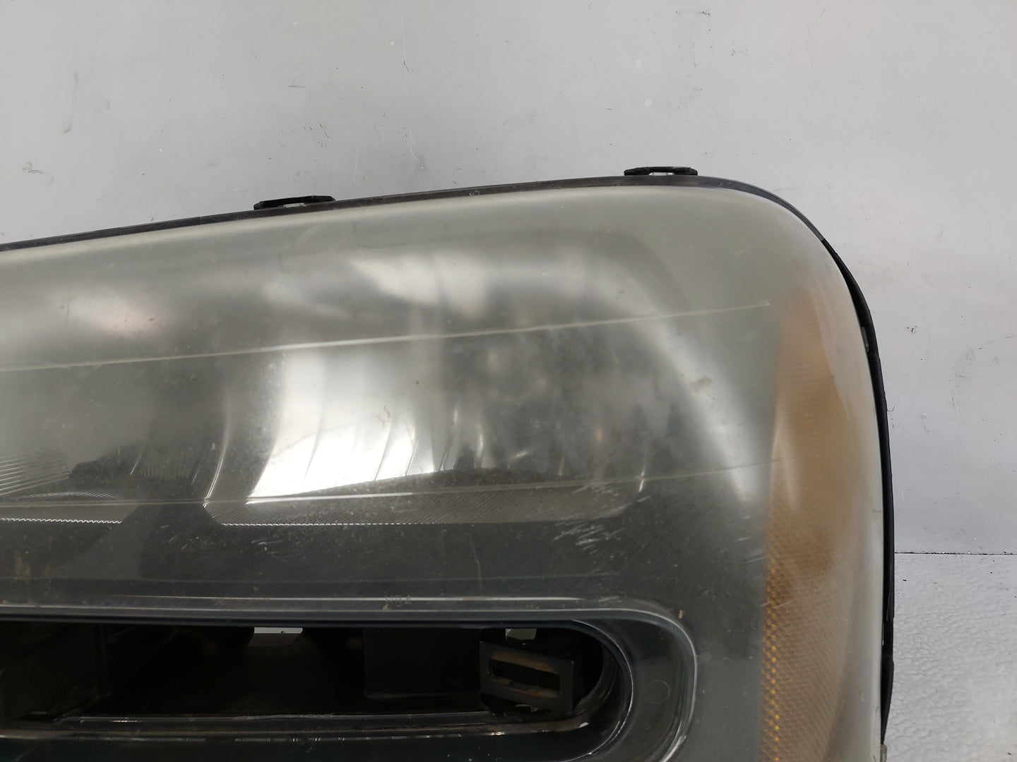 2002 Chevrolet Trailblazer Driver Left Oem Head Light Headlight Lamp - Oemusedautoparts1.com