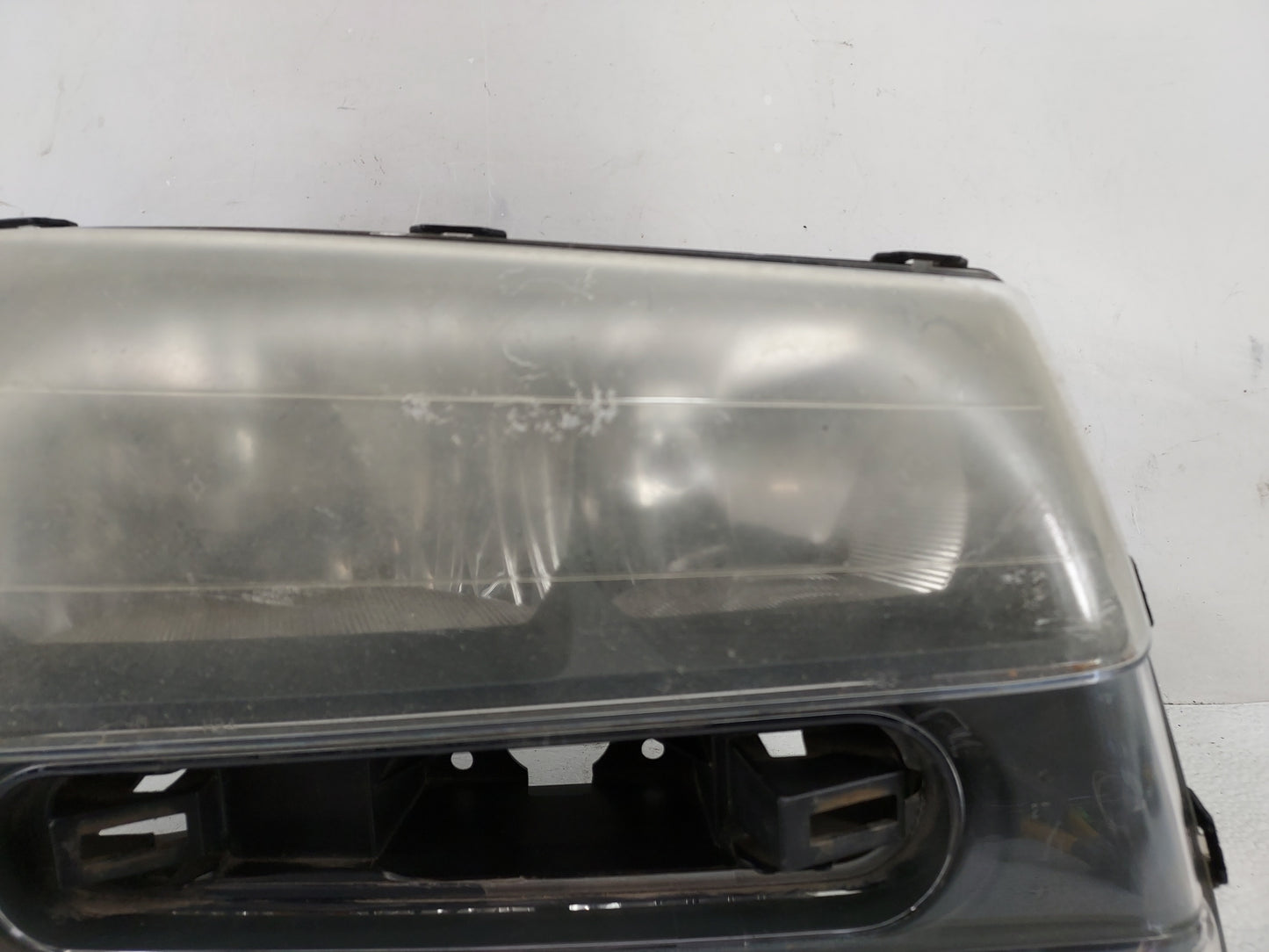 2002 Chevrolet Trailblazer Passenger Right Oem Head Light Headlight Lamp - Oemusedautoparts1.com