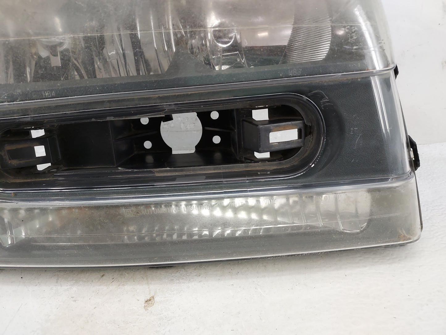 2002 Chevrolet Trailblazer Passenger Right Oem Head Light Headlight Lamp - Oemusedautoparts1.com