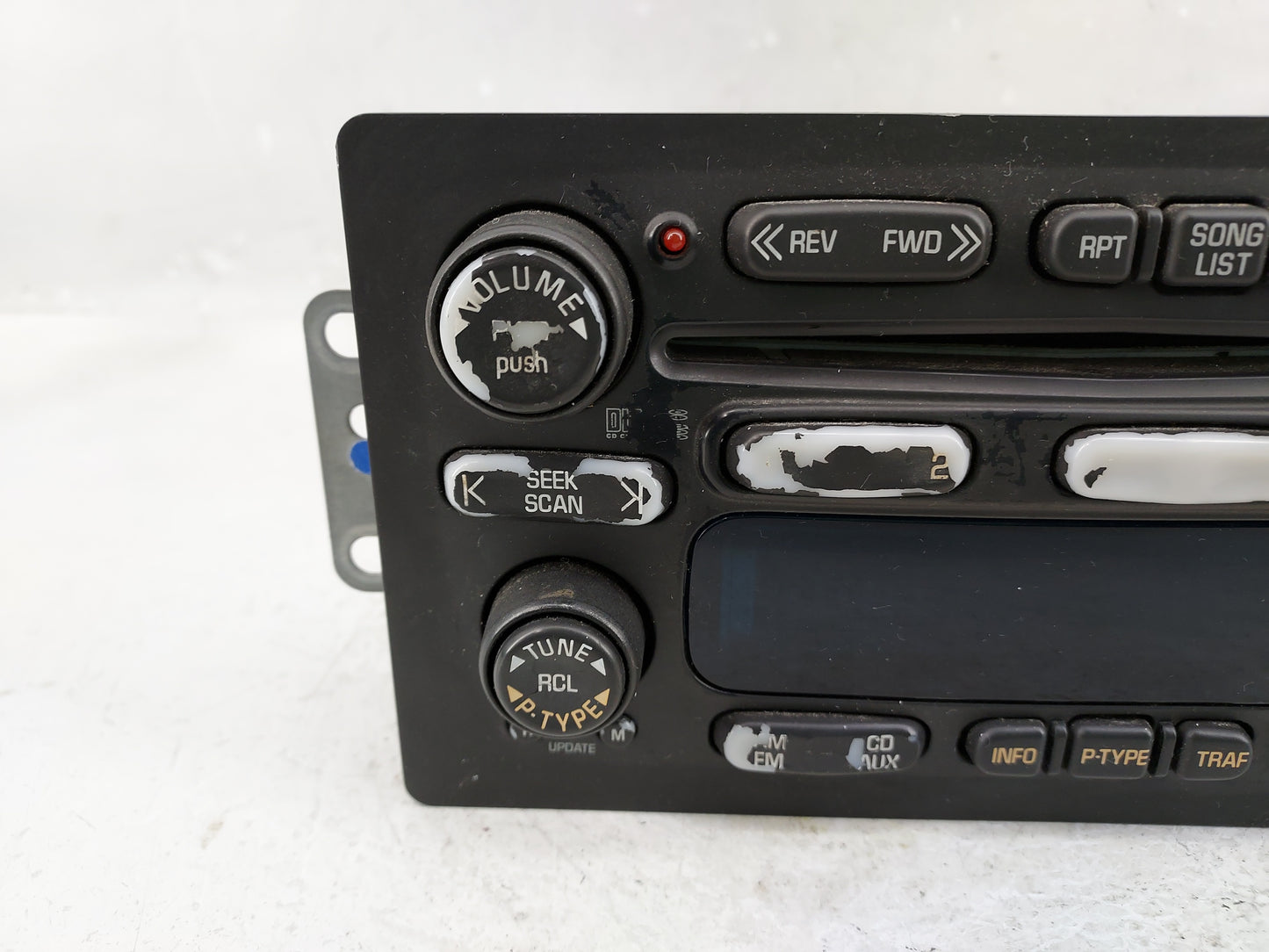 2002-2003 Chevrolet Trailblazer Radio AM FM Cd Player Receiver Replacement Fits Fits 2002 2003 OEM Used Auto Parts - Oemused