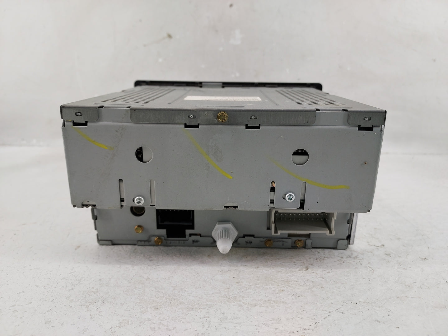2002-2003 Chevrolet Trailblazer Radio AM FM Cd Player Receiver Replacement Fits Fits 2002 2003 OEM Used Auto Parts - Oemused