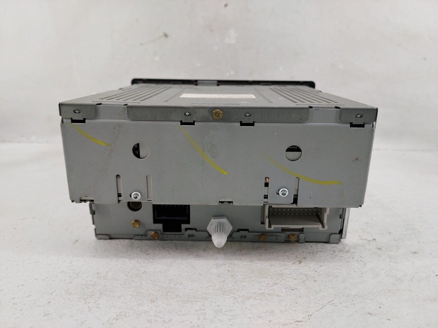 2002-2003 Chevrolet Trailblazer Radio AM FM Cd Player Receiver Replacement Fits Fits 2002 2003 OEM Used Auto Parts - Oemused