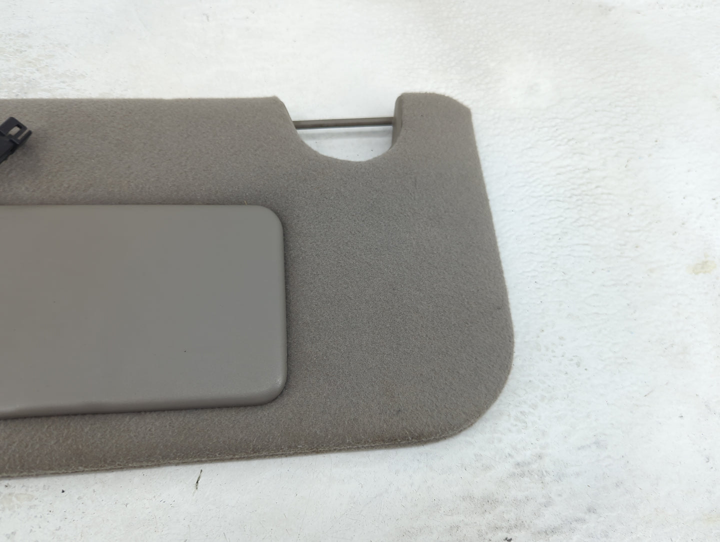 2002-2004 Chevrolet Trailblazer Sun Visor Shade Replacement Driver Left Mirror Fits Fits 2002 2003 2004 OEM Used Auto Parts 