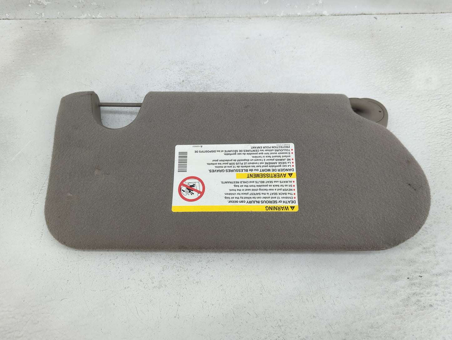 2002-2004 Chevrolet Trailblazer Sun Visor Shade Replacement Driver Left Mirror Fits Fits 2002 2003 2004 OEM Used Auto Parts 