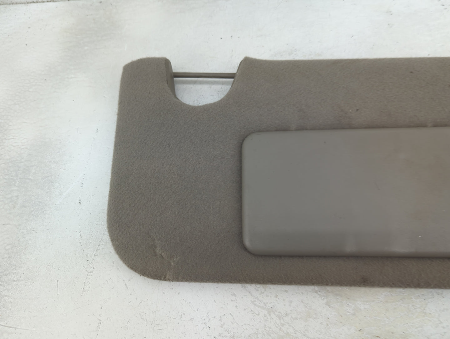 2002-2004 Chevrolet Trailblazer Sun Visor Shade Replacement Passenger Right Mirror Fits Fits 2002 2003 2004 OEM Used Auto Pa