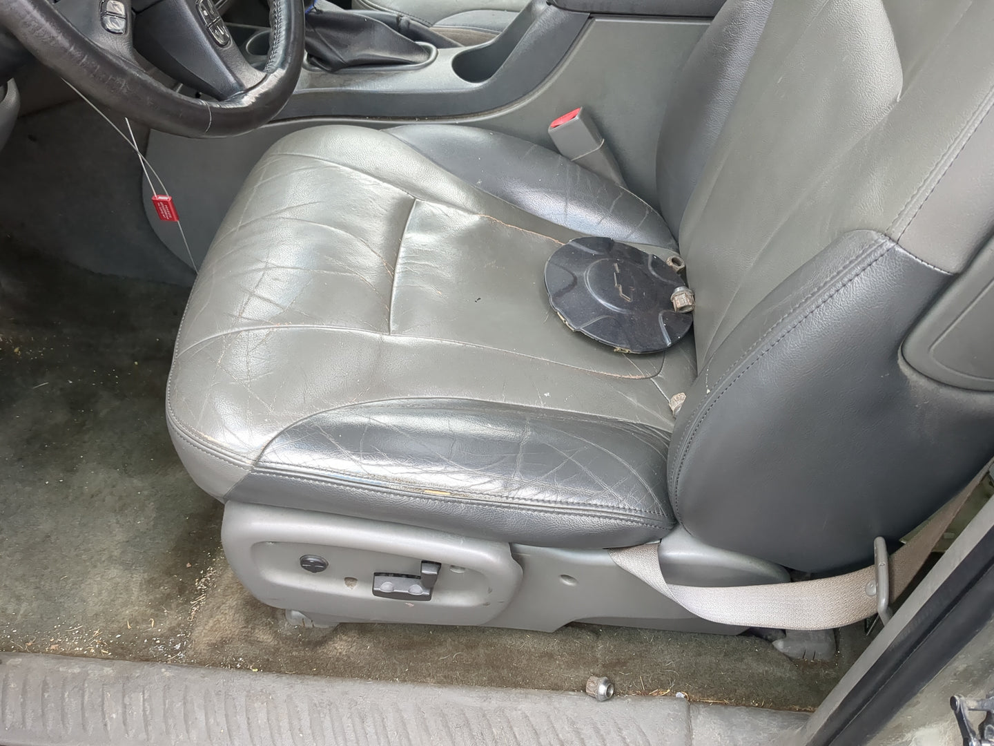 2002 Chevrolet Trailblazer Driver Front Seat Oem - Oemusedautoparts1.com