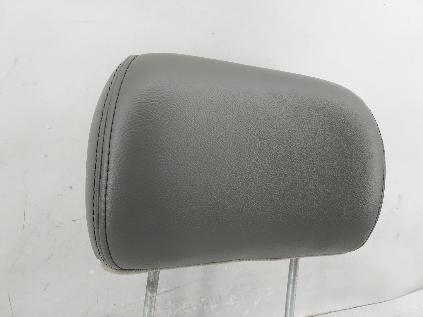 2002 Chevrolet Trailblazer Headrest Head Rest Front Driver Passenger Seat Fits OEM Used Auto Parts - Oemusedautoparts1.com