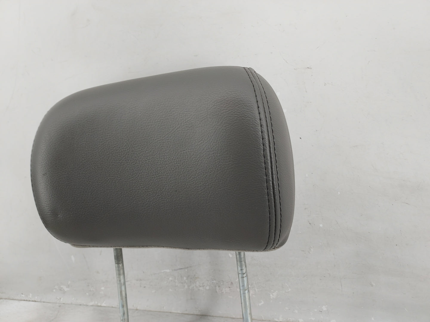 2002 Chevrolet Trailblazer Headrest Head Rest Front Driver Passenger Seat Fits OEM Used Auto Parts - Oemusedautoparts1.com