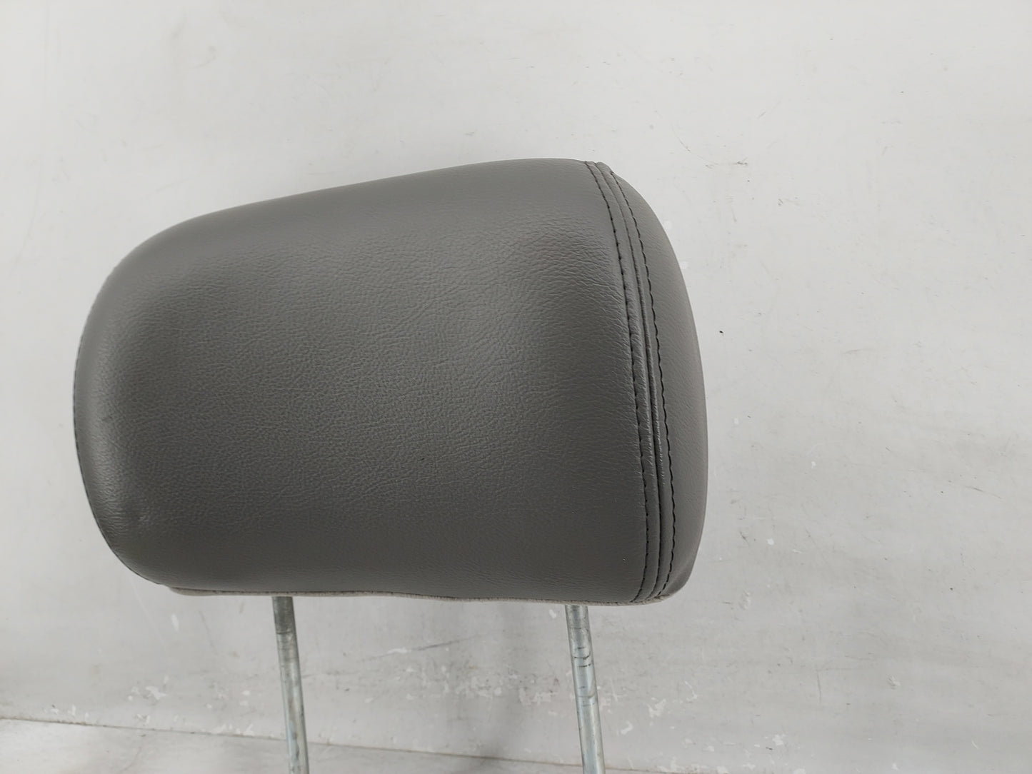 2002 Chevrolet Trailblazer Headrest Head Rest Front Driver Passenger Seat Fits OEM Used Auto Parts - Oemusedautoparts1.com