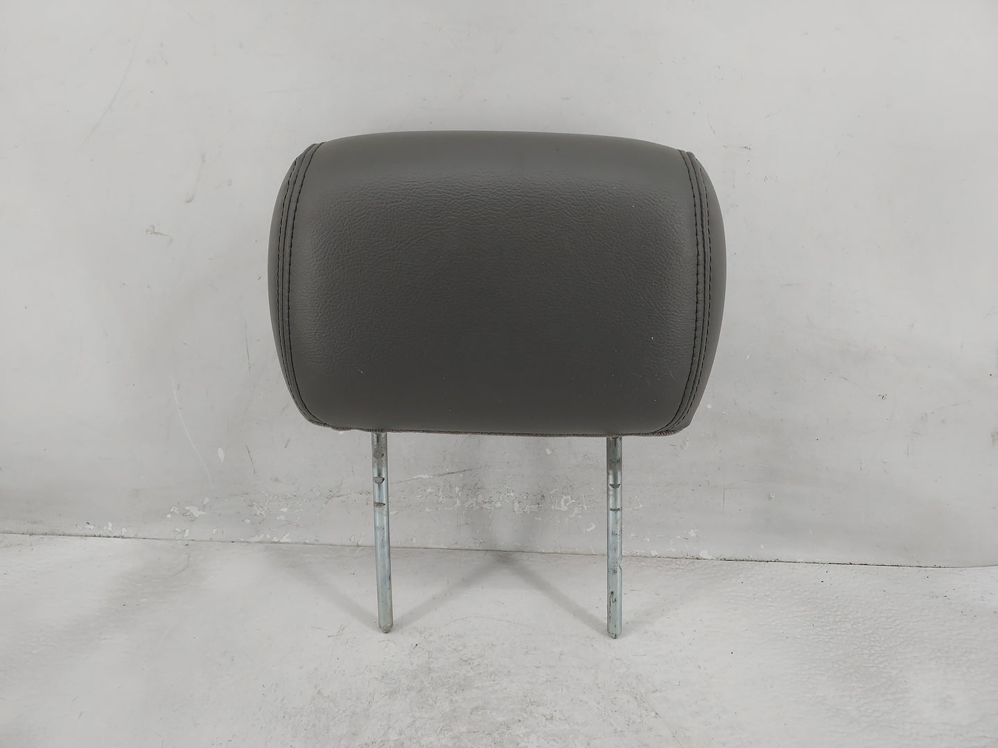 2002 Chevrolet Trailblazer Headrest Head Rest Front Driver Passenger Seat Fits OEM Used Auto Parts - Oemusedautoparts1.com