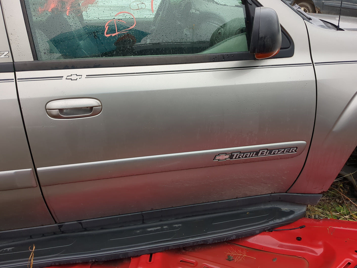 2002-2004 Chevrolet Trailblazer Passenger Front Door Oem 1231491 - Oemusedautoparts1.com
