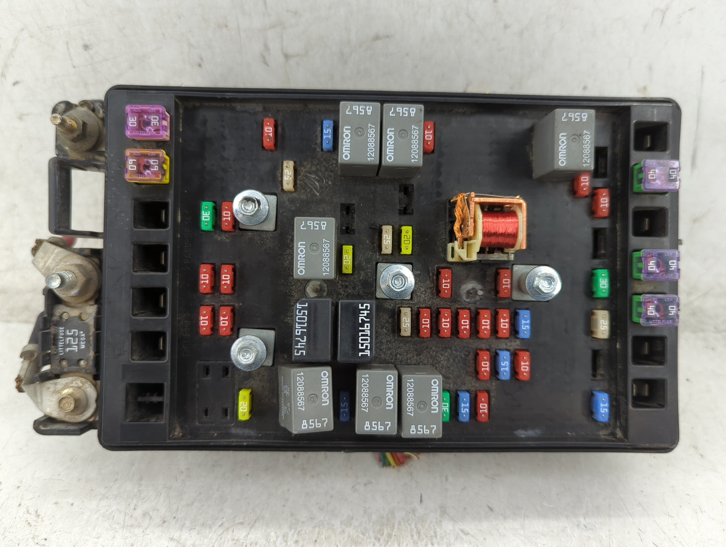 2002-2003 Chevrolet Trailblazer Fusebox Fuse Box Panel Relay Module Fits Fits 2002 2003 OEM Used Auto Parts - Oemusedautopar