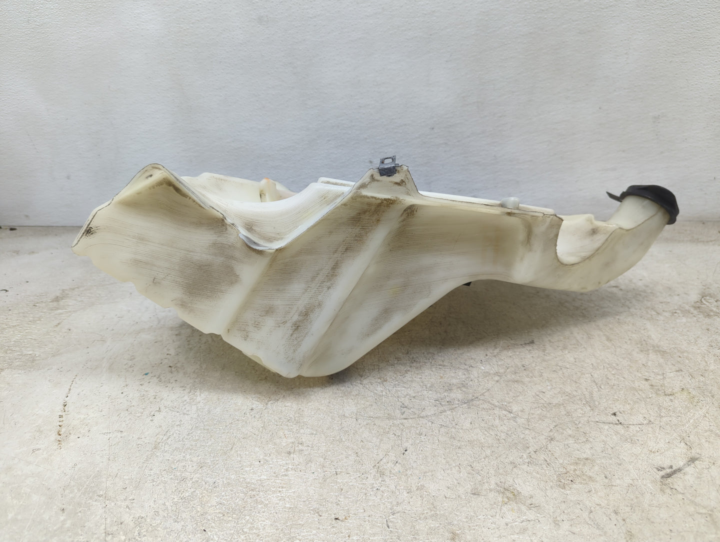 2002 Chevrolet Trailblazer Windshield Washer Fluid Reservoir Bottle Oem - Oemusedautoparts1.com