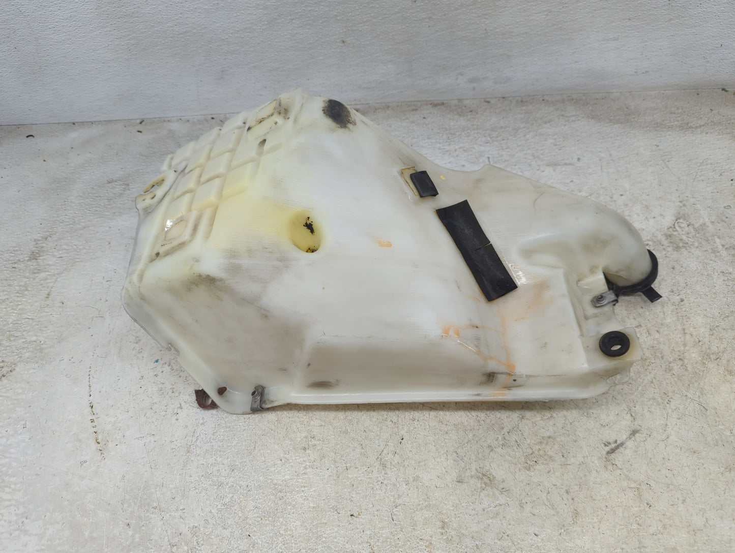 2002 Chevrolet Trailblazer Windshield Washer Fluid Reservoir Bottle Oem - Oemusedautoparts1.com
