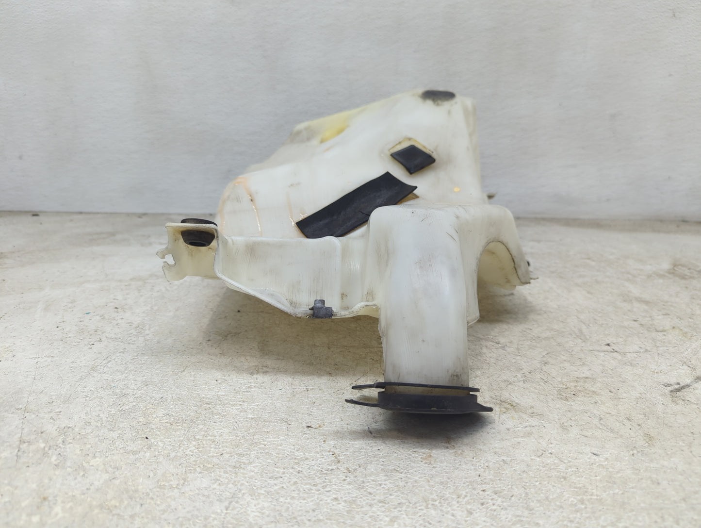 2002 Chevrolet Trailblazer Windshield Washer Fluid Reservoir Bottle Oem - Oemusedautoparts1.com