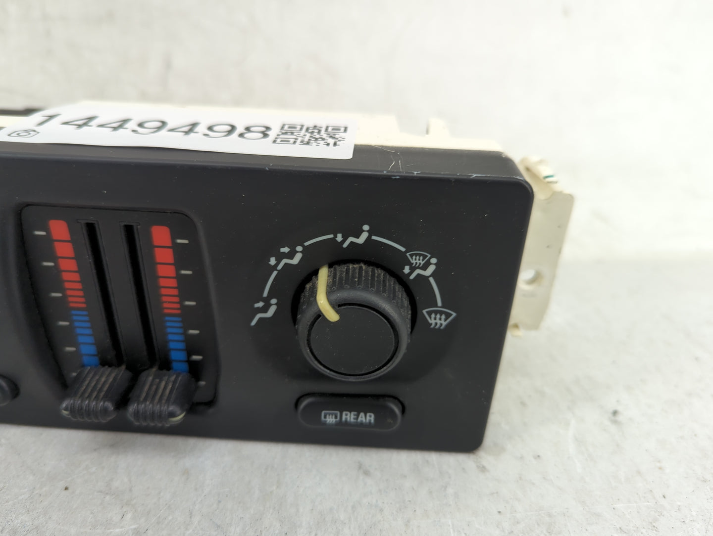 2002 Chevrolet Trailblazer Climate Control Module Temperature AC/Heater Replacement P/N:15195382 Fits OEM Used Auto Parts - 