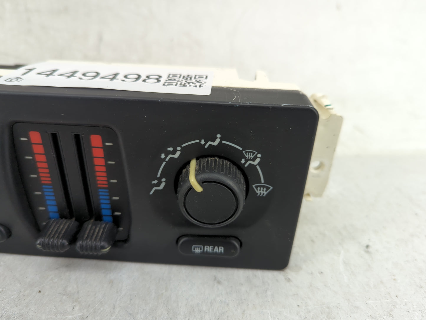 2002 Chevrolet Trailblazer Climate Control Module Temperature AC/Heater Replacement P/N:15195382 Fits OEM Used Auto Parts - 