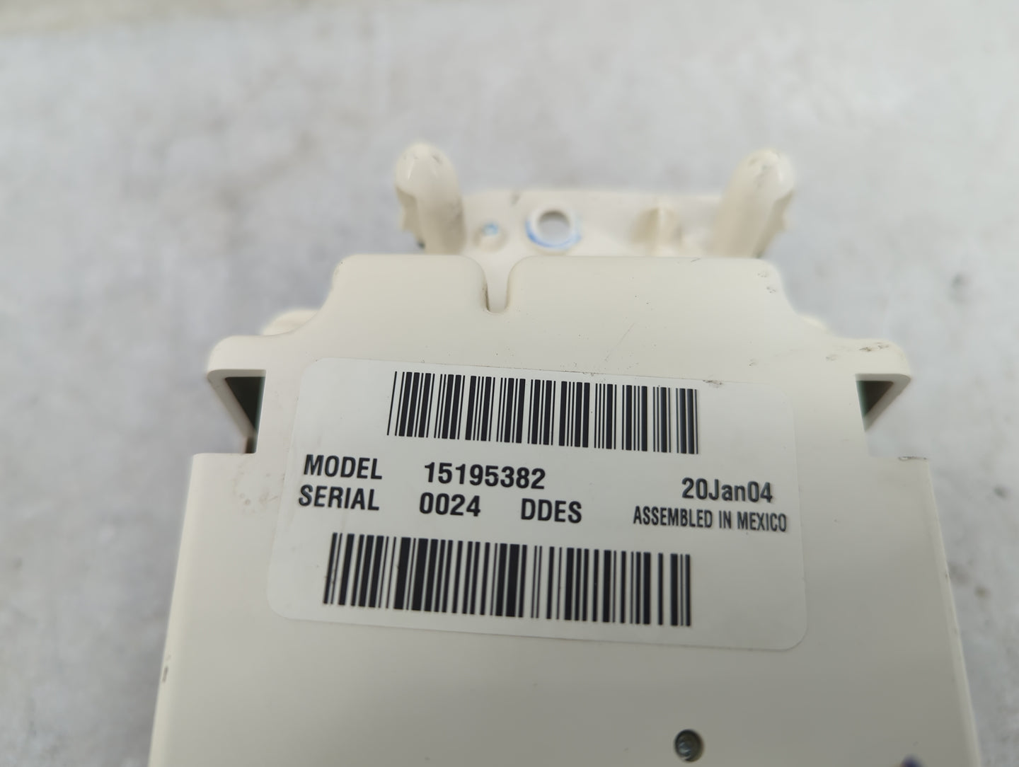 2002 Chevrolet Trailblazer Climate Control Module Temperature AC/Heater Replacement P/N:15195382 Fits OEM Used Auto Parts - 