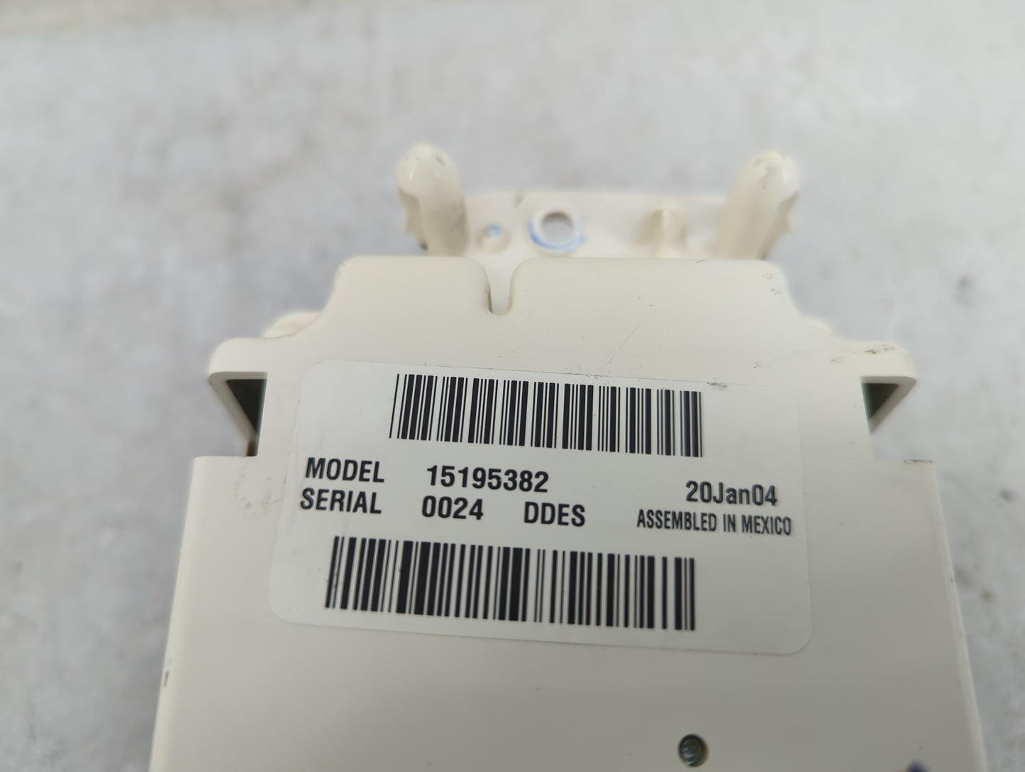 2002 Chevrolet Trailblazer Climate Control Module Temperature AC/Heater Replacement P/N:15195382 Fits OEM Used Auto Parts - 