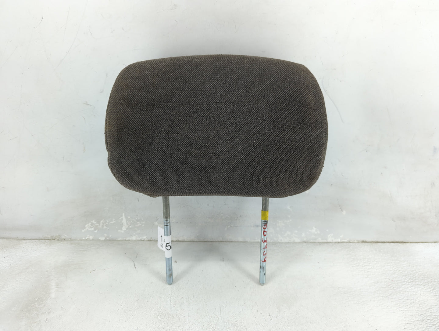 2002 Chevrolet Trailblazer Headrest Head Rest Front Driver Seat Black - Oemusedautoparts1.com