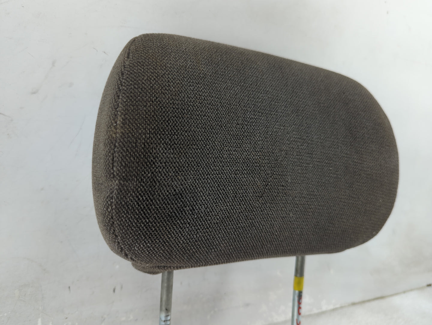 2002 Chevrolet Trailblazer Headrest Head Rest Front Driver Seat Black - Oemusedautoparts1.com