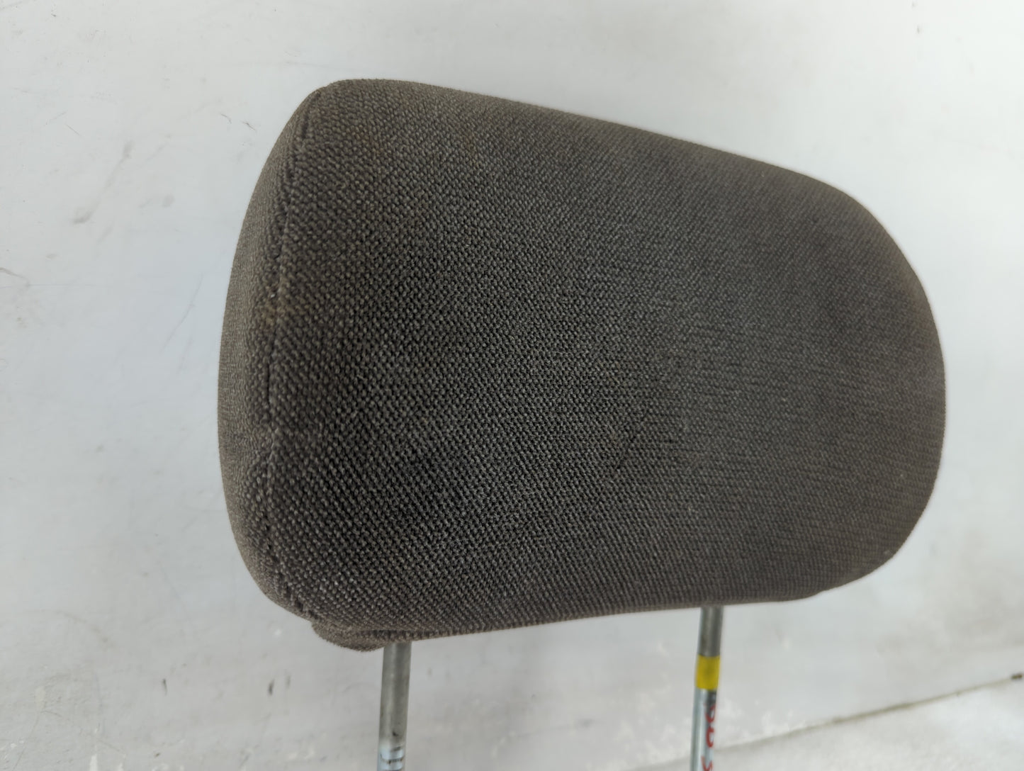 2002 Chevrolet Trailblazer Headrest Head Rest Front Driver Seat Black - Oemusedautoparts1.com