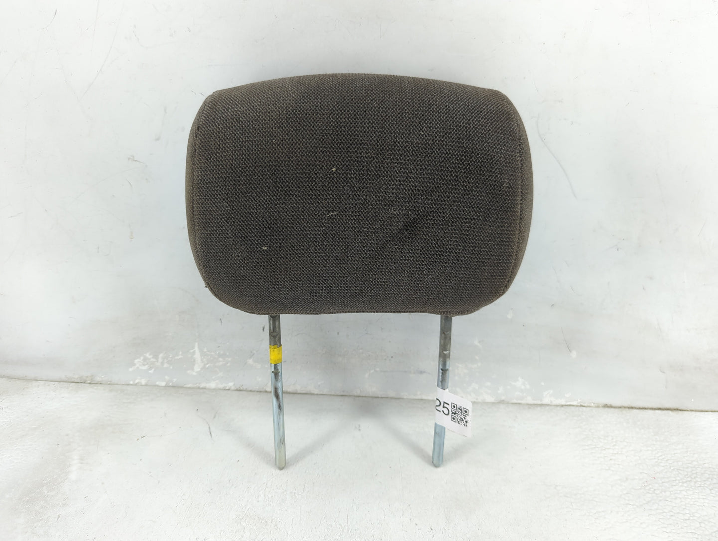 2002 Chevrolet Trailblazer Headrest Head Rest Front Driver Seat Black - Oemusedautoparts1.com
