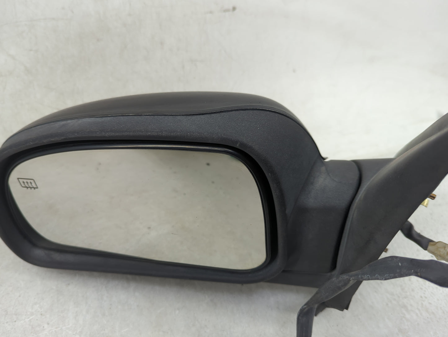 2002 Chevrolet Trailblazer Driver Side View Mirror - Left Door Mirror OEM Used - Oemusedautoparts1.com