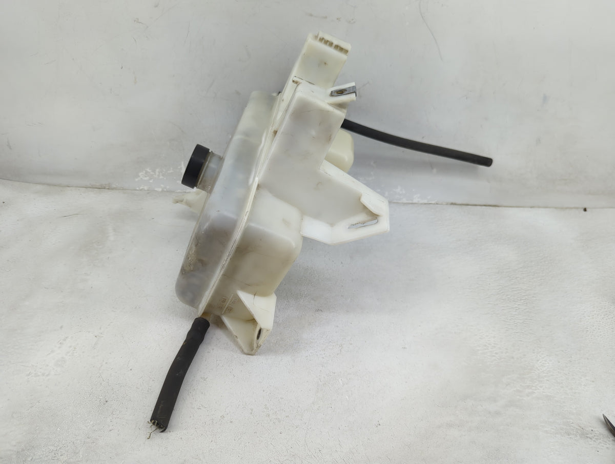 2002 Trailblazer Radiator Coolant Overflow Expansion Tank Bottle - Oemusedautoparts1.com