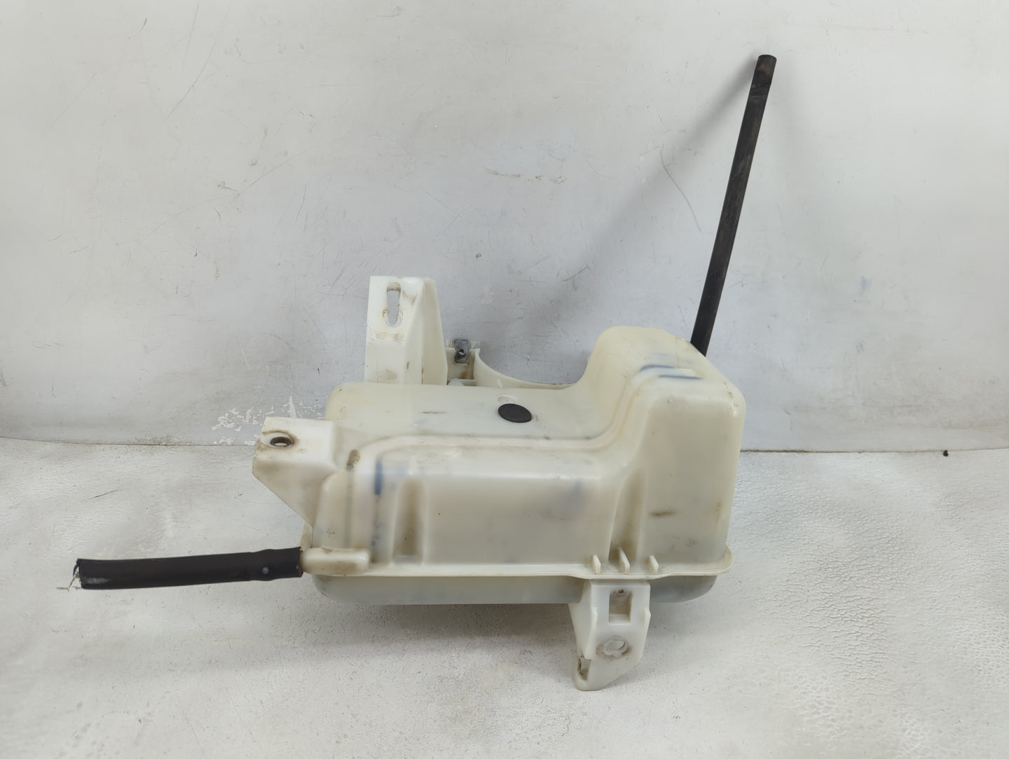 2002 Trailblazer Radiator Coolant Overflow Expansion Tank Bottle - Oemusedautoparts1.com