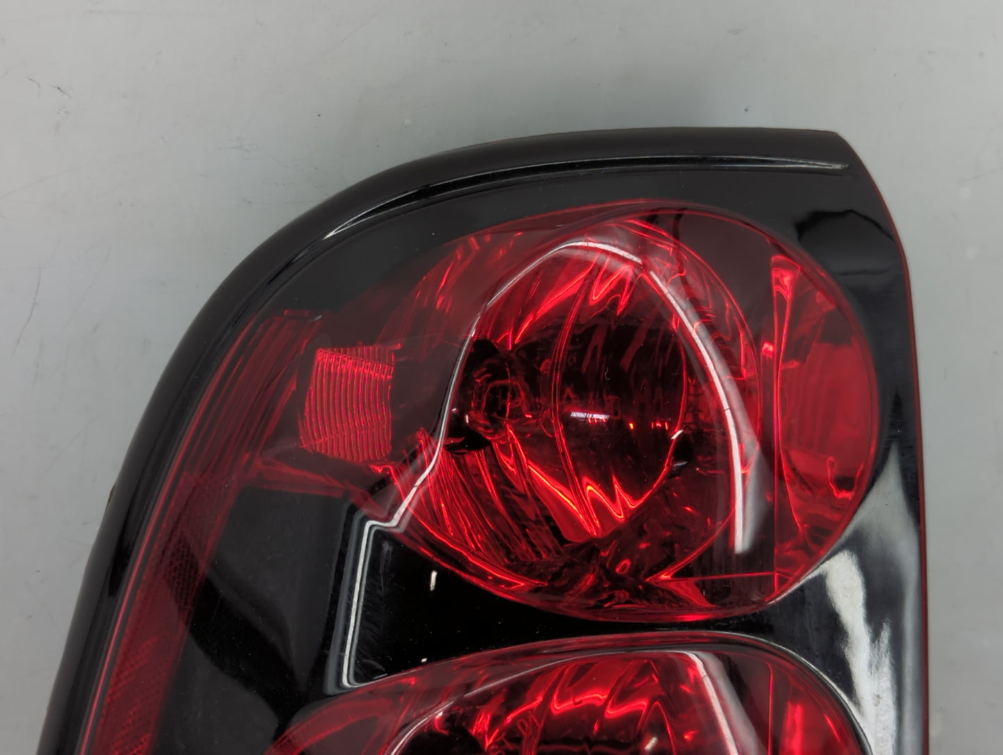 2002-2009 Chevrolet Trailblazer Tail Light Assembly Driver Left OEM Fits Fits 2002 2003 2004 2005 2006 2007 2008 2009 OEM Us