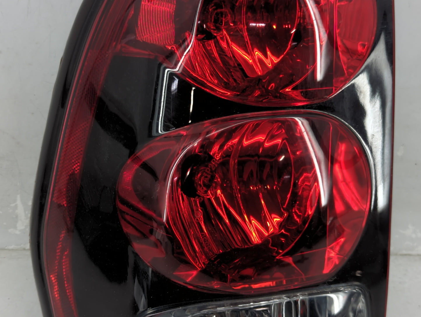 2002-2009 Chevrolet Trailblazer Tail Light Assembly Driver Left OEM Fits Fits 2002 2003 2004 2005 2006 2007 2008 2009 OEM Us
